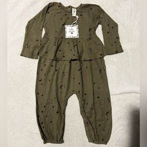 ❌SOLD❌NWT Kate Quinn Long Sleeve Ruffle Romper Olive 18-24m